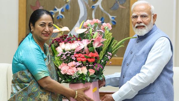 Delhi CM Rekha Gupta Congratulates PM Modi on Becoming Longest-Serving Head of Government