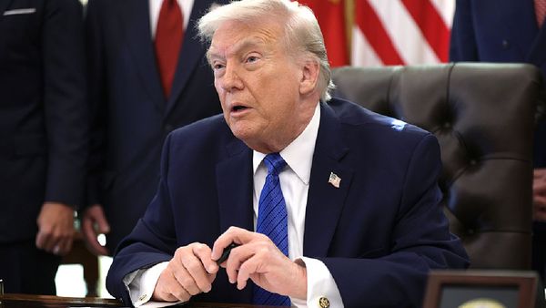 Donald Trump Calls on China, UK, France, Japan to Help Keep Strait of Hormuz Open