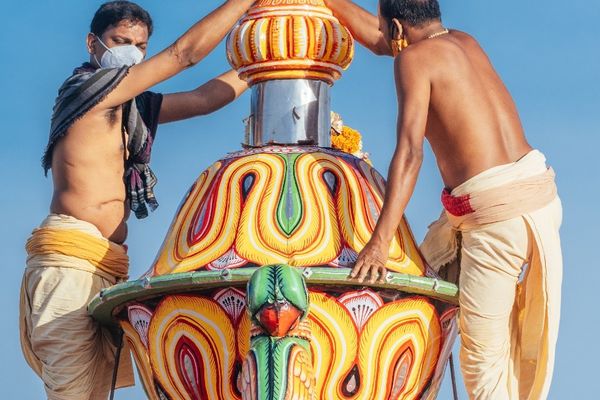 ଫଟୋ : ଫୁଲରେ ସୁସଜ୍ଜିତ ଶ୍ରୀମନ୍ଦିର ଠାରୁ ଆରମ୍ଭ କରି ରଥ ପ୍ରତିଷ୍ଠାର ଅପରୂପ ଦୃଶ୍ୟ