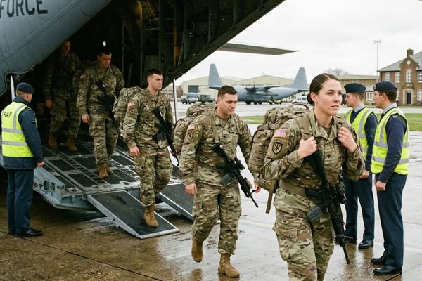 பிற நாடுகளில் ராணுவ தளங்கள் வைத்துள்ள அமெரிக்கா.. எந்தெந்த நாட்டில் அதிக ராணுவத்தினர் உள்ளனர்? டாப் 10 லிஸ்ட்!