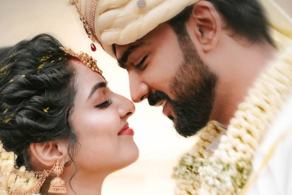 7 வருட காதல்.. திருமண பந்தத்தில் இணைந்த சின்னத்திரை நடிகை.. கலர்புல் போட்டோஸ்!