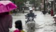 প্রবল বৃষ্টিতে কার্যত বাকি রাজ্য থেকে বিচ্ছিন্ন বাণিজ্য নগরী মুম্বই, এখনও জারি ‘রেড অ্যালার্ট’