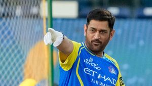 শুরুতেই ধাক্কা! আইপিএলের শুরুতে থাকছেন না এমএস ধোনি, চোটে কাবু 'ক্যাপ্টেন কুল'