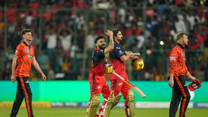 কোহলির ব্যাটে রয়্যাল চ্যালেঞ্জার্স বেঙ্গালুরুর দাপুটে শুরু, উড়ে গেল হায়দরাবাদ