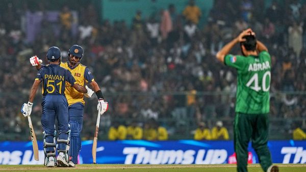 কোনওমতে শ্রীলঙ্কার কাছে হার বাঁচিয়ে টি২০ বিশ্বকাপ থেকে বিদায় পাকিস্তানের