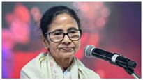 কমিশনের বেঞ্চ আসার আগে রাজ্য উত্তাল, ধর্মতলায় ধর্নায় বসছেন তৃণমূলনেত্রী মমতা