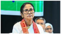 ভোটার তালিকায় ‘অদৃশ্য' নাম! কমিশনকে তোপ দাগলেন মমতা, উত্তরবঙ্গের মঞ্চে চড়ল রাজনৈতিক পারদ