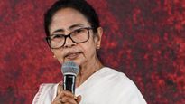 'মেঘের আড়ালে থেকে খেলবেন না, সামনে এসে...'! নির্বাচন কমিশনকে কটাক্ষ মমতার, আর কী বললেন?