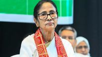 কমিশনের কাগজে বিজেপির স্ট্যাম্প? 'পিছন থেকে কেন খেলছেন? সামনে এসে...', তোপ মমতার, আর কী বললেন?