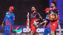 দিল্লি ক্যাপিটালস বনাম আরসিবি: মাত্র ৭৫ রানে অলআউট দিল্লি, ৯ উইকেটে ম্যাচ জিতলেন কোহলিরা