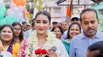 বামপন্থীদের অস্তিত্ব নিয়ে বিতর্কিত মন্তব্য করে রাজনৈতিক পারদ চড়ালেন তৃণমূলের সায়ন্তিকা