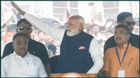 বাংলার মুখ্যমন্ত্রী হিসেবে শপথ নিলেন শুভেন্দু অধিকারী, শপথগ্রহণ আরও পাঁচ মন্ত্রীর