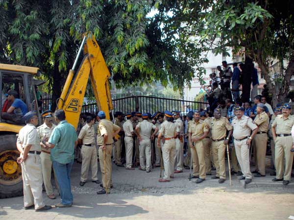 সুপ্রিম কোর্টের স্থগিতাদেশ, স্বস্তির নিঃশ্বাস ক্যাম্পা কোলার বাসিন্দাদের সুপ্রিম কোর্টের স্থগিতাদেশ, স্বস্তির নিঃশ্বাস ক্যাম্পা কোলার বাসিন্দাদের