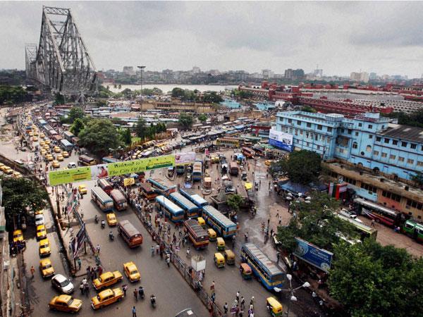 লাইনচ্যুত শিয়ালদহ-দমদম শাখার ট্রেন, ভোগান্তিতে নিত্যযাত্রীরা লাইনচ্যুত শিয়ালদহ-দমদম শাখার ট্রেন, ভোগান্তিতে নিত্যযাত্রীরা