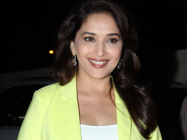 মাধুরী যখন গায়িকার ভূমিকায়...! মাধুরী যখন গায়িকার ভূমিকায়...!