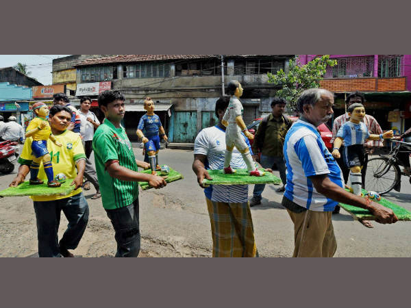 চলল ক্লাবে ক্লাবে