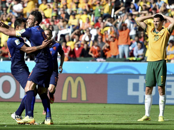 মাথায় হাত মাথায় হাত