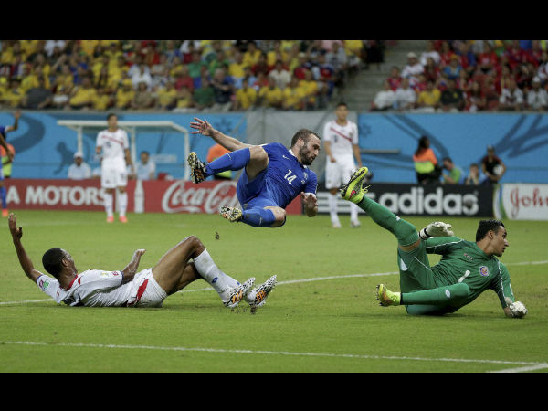 ধপাস করিয়া পতন