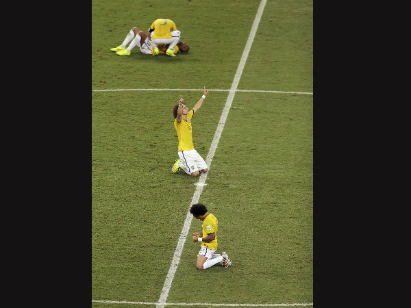 আনন্দ এক, প্রকাশ আলাদা! 