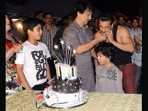 কেক খাওয়া কেক খাওয়া