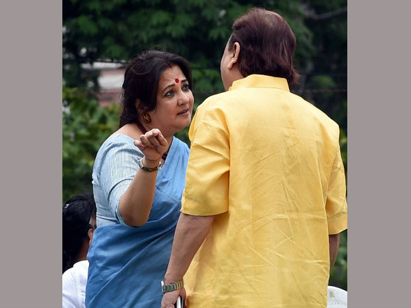 ওই দেখুন! 