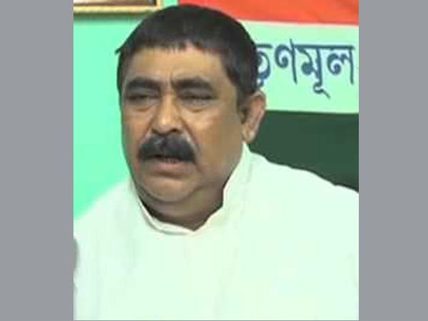 বিজেপিকে খোঁচা অনুব্রতর বিজেপিকে খোঁচা অনুব্রতর