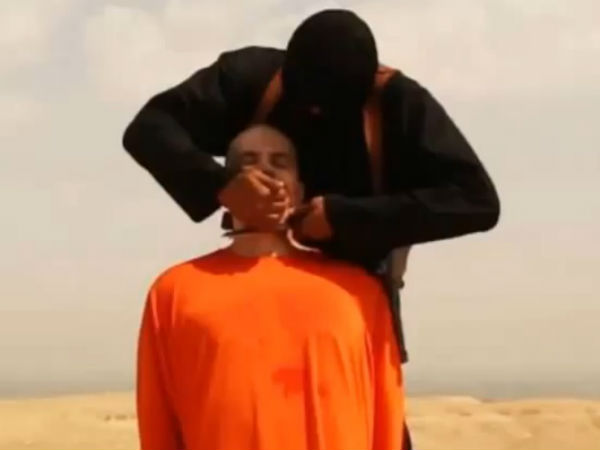 আর এক সাংবাদিককে গলা কেটে খুনের ফুটেজ প্রকাশ করল ইসলাম রাষ্ট্র আর এক সাংবাদিককে গলা কেটে খুনের ফুটেজ প্রকাশ করল ইসলাম রাষ্ট্র