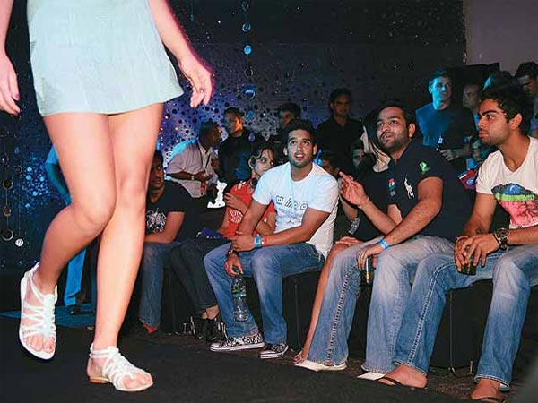 পায়ে পায়ে