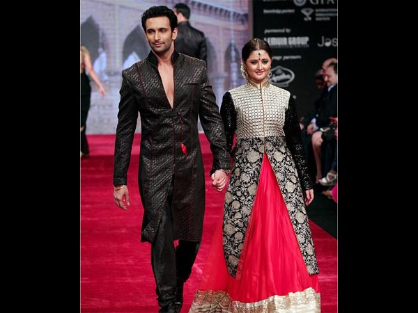 রেশমি-নন্দীশ রেশমি-নন্দীশ