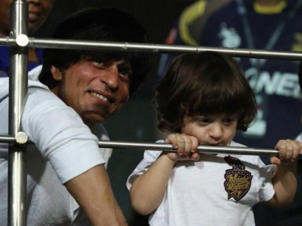 একফ্রেমে শাহরুখ-আব্রাম