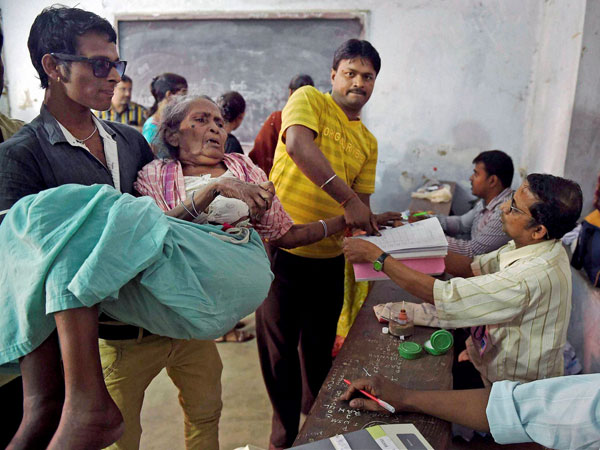 (Live) পুর নির্বাচন: বিক্ষিপ্ত অশান্তির মাঝেই চলছে ভোটগ্রহণ, ১১ অবধি ভোট পড়ল ৩৬.৪ শতাংশ