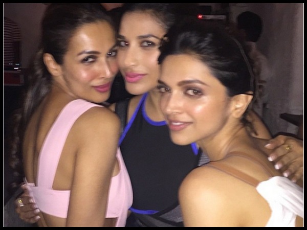 তিন কন্যে তিন কন্যে