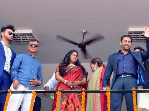 ভক্তদের উদ্দেশে ভক্তদের উদ্দেশে