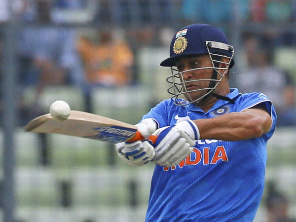 ধোনির ব্যাটিং