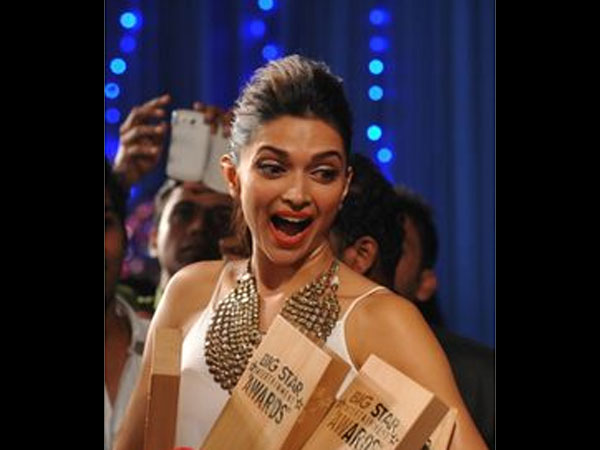 আহ্লাদে আটখানা আহ্লাদে আটখানা