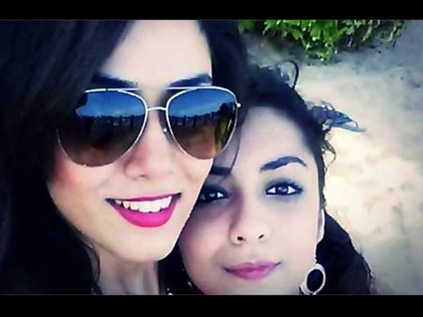 মীরার পোশাক