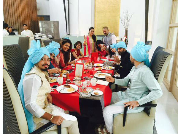 বিয়ের মধ্যাহ্ন ভোজ