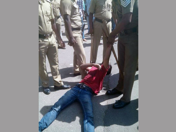 পণ্ডিচেরিতে 'হোক কলরব'