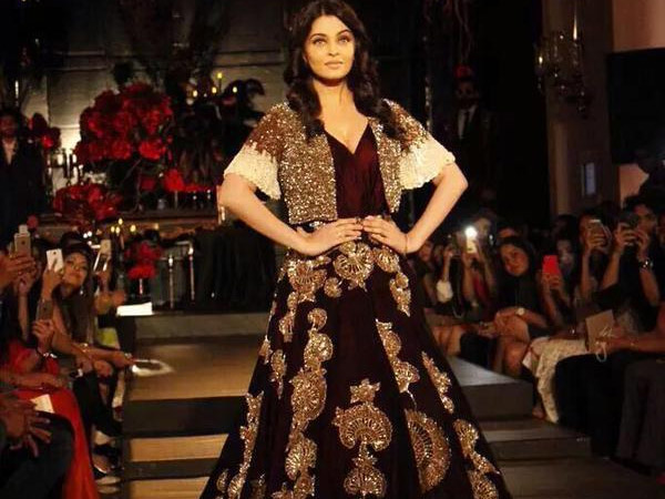 শো-স্টপার ঐশ্বর্য শো-স্টপার ঐশ্বর্য