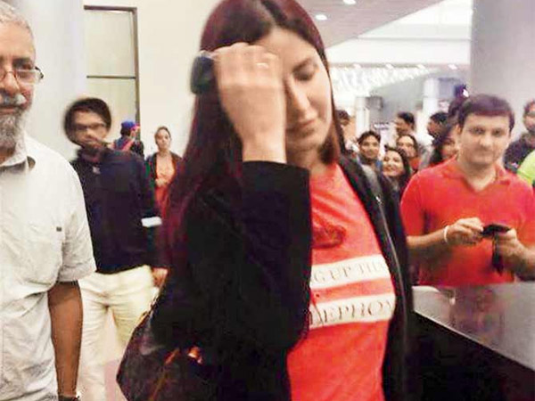 জনতার মাঝে