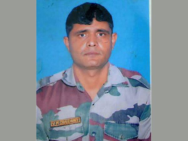 উত্তরপ্রদেশে ইভটিজিং রুখতে গিয়ে প্রাণ গেল সেনা জওয়ানের উত্তরপ্রদেশে ইভটিজিং রুখতে গিয়ে প্রাণ গেল সেনা জওয়ানের