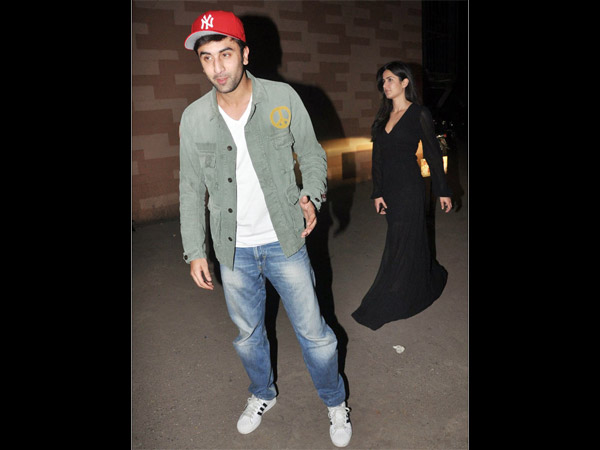 বিমানবন্দরে