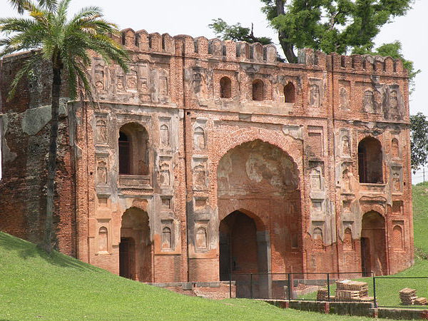 লুকোচুরি দরজা, মালদহ