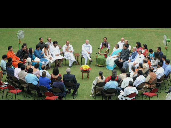 মমতার চালে ভোল বদলাতে বাধ্য হলেন মোদী, নেতাজী সংক্রান্ত গোপন নথি প্রকাশের সিদ্ধান্ত কেন্দ্রের!