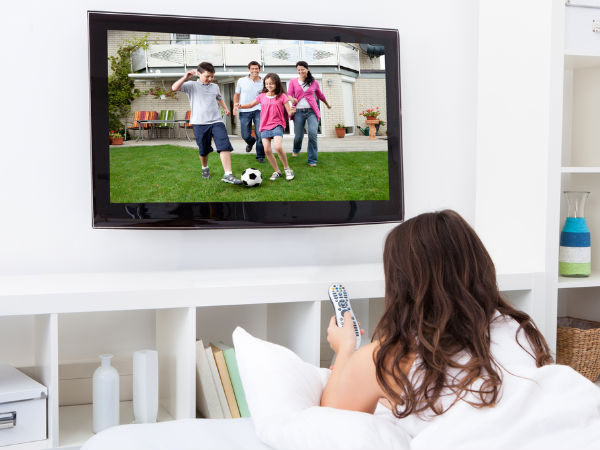 বর্তমানে সেট বটপ বক্সে নিজস্ব ফিচার ব্যাবহৃত