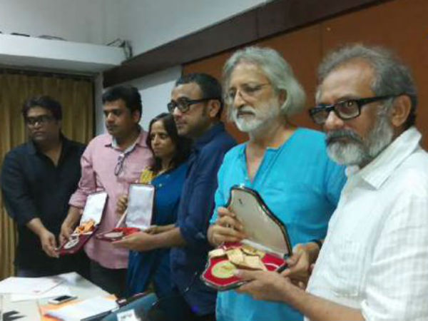 জাতীয় পুরস্কার ফেরত জাতীয় পুরস্কার ফেরত