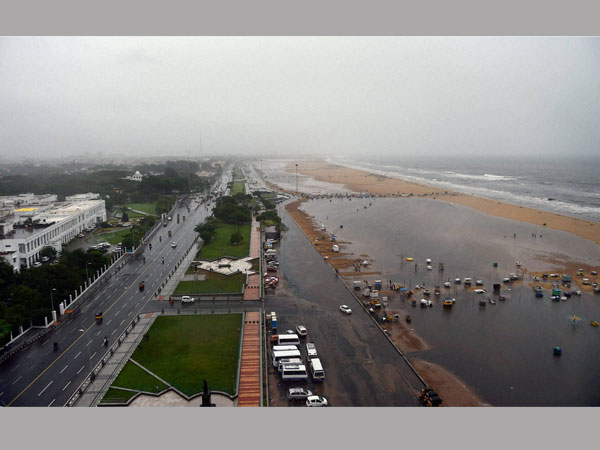 দুর্যোগের মুহূর্ত