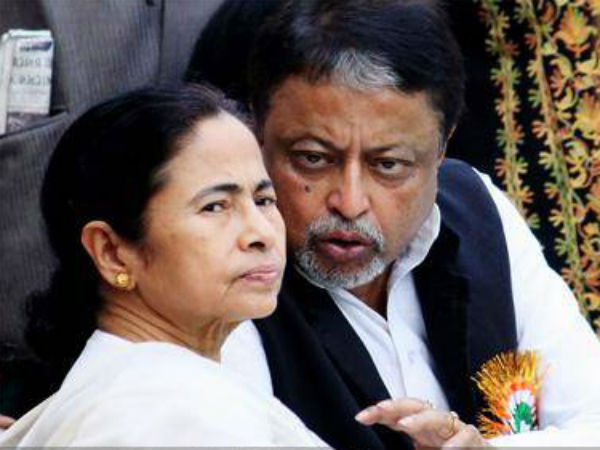 মমতা-মুকুল ঘণিষ্ঠতা মমতা-মুকুল ঘণিষ্ঠতা