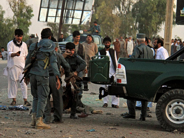 আফগানিস্তানে কাবুল বিমানবন্দরের কাছে আত্মঘাতী হানায় মৃত ১ আফগানিস্তানে কাবুল বিমানবন্দরের কাছে আত্মঘাতী হানায় মৃত ১