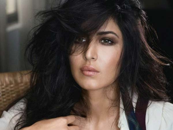 সাদা শার্ট ও টাই সাদা শার্ট ও টাই